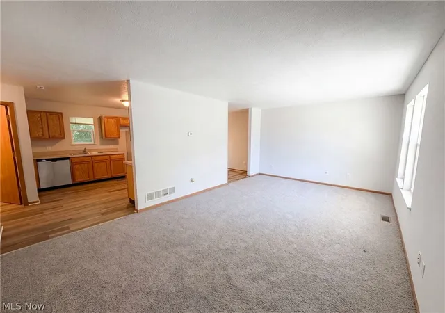 Photo 3 of Single family home for sale at 1004 Bellows St, Akron, OH 44311 | MLS# 5222237 | Listing updated on 2026-09-10