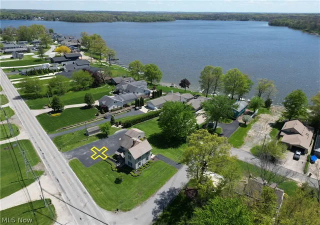 Photo 3 of Single family home for sale at 17991 Mahoning Ave, Lake Milton, OH 44429 | MLS# 5222329 | Listing updated on 2026-10-29