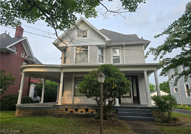 Single family home for sale at 407 Williams Ave, Williamstown, WV 26187 | MLS# 5222275
