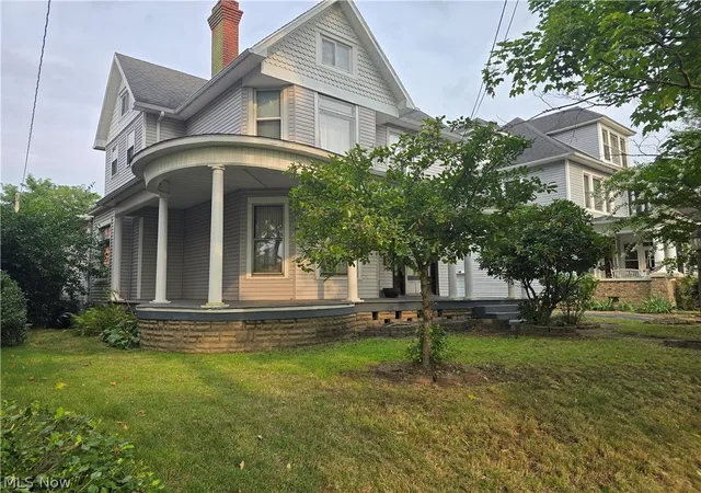 Photo 3 of Single family home for sale at 407 Williams Ave, Williamstown, WV 26187 | MLS# 5222275 | Listing updated on 2026-09-14