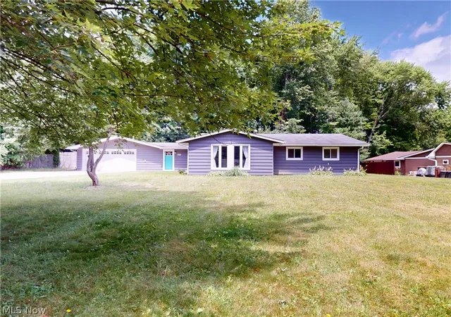 Photo 2 of Single family home for sale at 1063 Thistleridge Dr, Macedonia, OH 44056 | MLS# 5222430 | Listing updated on 2026-09-09