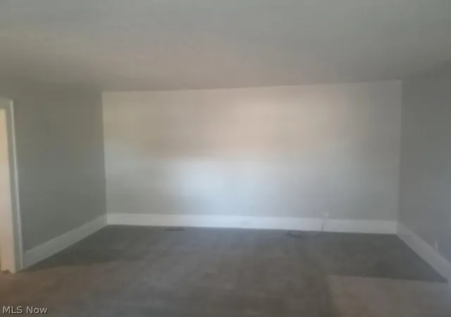 Photo 4 of Single family home for sale at 547 Van Everett Ave, Akron, OH 44306 | MLS# 5221872 | Listing updated on 2026-09-10