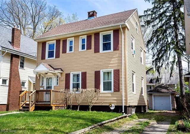 Photo 2 of Single family home for sale at 335 Beechwood Dr, Akron, OH 44320 | MLS# 5222269 | Listing updated on 2026-09-10
