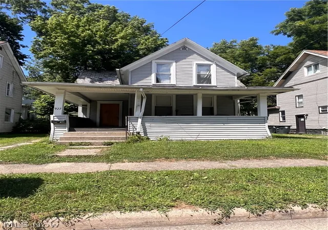 Single family home for sale at 927 Bloomfield Ave, Akron, OH 44302 | MLS# 5222291