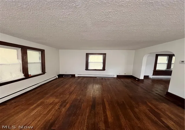 Photo 4 of Single family home for sale at 1186 Pondview Ave, Akron, OH 44305 | MLS# 5222327 | Listing updated on 2026-09-10