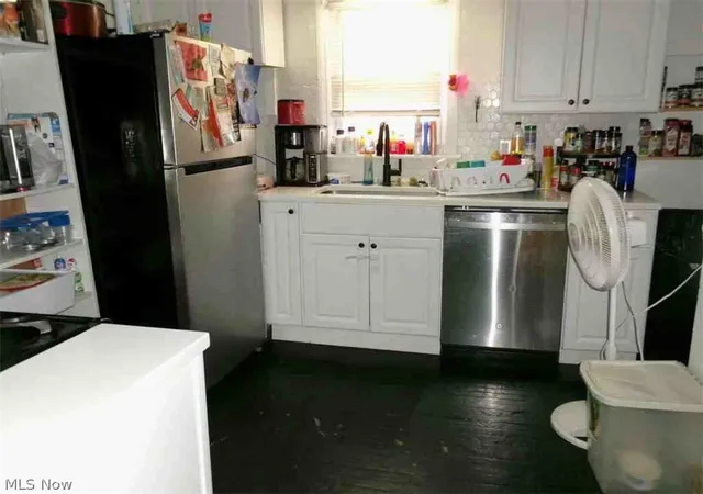 Photo 3 of Single family home for sale at 923 Bloomfield Ave, Akron, OH 44302 | MLS# 5222319 | Listing updated on 2026-09-10
