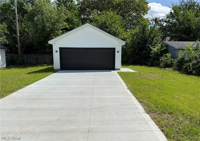 Photo 20 of Single family home for sale at 3607 Hildana Rd, Cleveland, OH 44120 | MLS# 5221681 | Listing updated on 2026-09-10