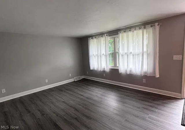 Photo 2 of Single family home for sale at 213 St Ann Way, Weirton, WV 26062 | MLS# 5222766 | Listing updated on 2026-09-04