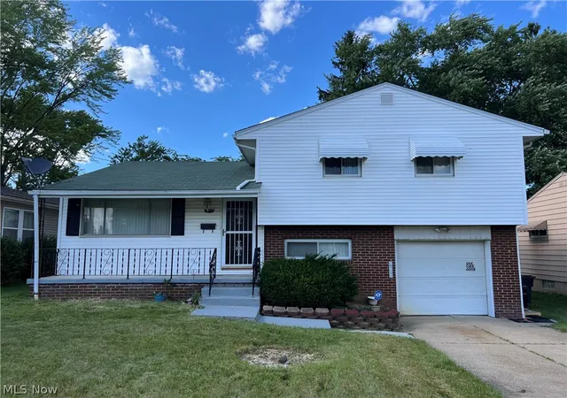 Photo 1 of Sale Pending at 1559 Fairfax Rd, Akron, OH 44313 | MLS# 5222410 | Listing updated on 2026-09-03