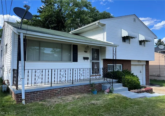 Photo 2 of Sale Pending at 1559 Fairfax Rd, Akron, OH 44313 | MLS# 5222410 | Listing updated on 2026-09-03