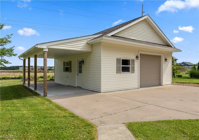 Photo 2 of Single family home for sale at 14617 Kneisel Rd, Vermilion, OH 44089 | MLS# 5221771 | Listing updated on 2026-08-31