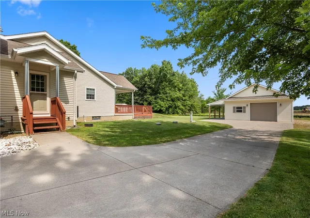 Photo 3 of Single family home for sale at 14617 Kneisel Rd, Vermilion, OH 44089 | MLS# 5221771 | Listing updated on 2026-08-31