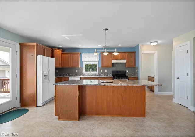 Photo 5 of Single family home for sale at 14617 Kneisel Rd, Vermilion, OH 44089 | MLS# 5221771 | Listing updated on 2026-08-31
