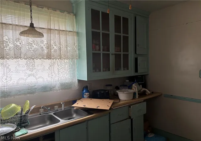 Photo 2 of Single family home for sale at 229 W 9th Street, East Liverpool, OH 43920 | MLS# 5223062 | Listing updated on 2026-08-31