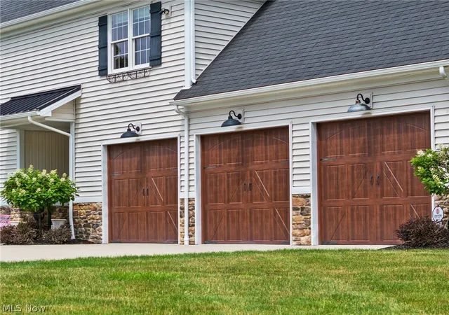 Photo 3 of Sale Pending at 41340 Spring Hl Rd, Leetonia, OH 44431 | MLS# 5223022 | Listing updated on 2026-09-11