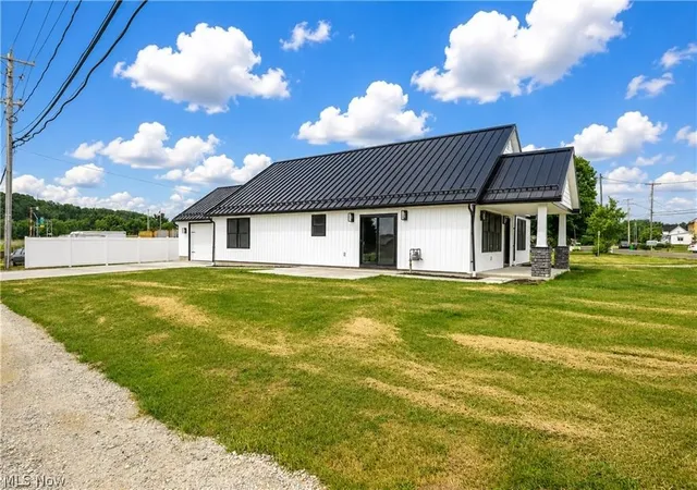 Photo 3 of Single family home for sale at 1545 Roanoke Ave, Uhrichsville, OH 44683 | MLS# 5223141 | Listing updated on 2026-09-14