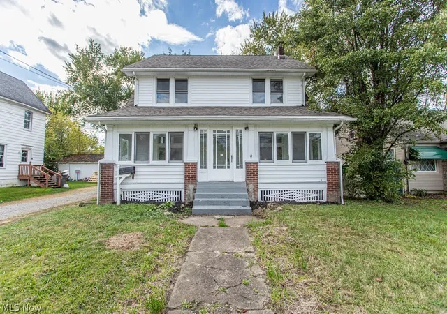 Single family home for sale at 154 S Schenley Ave, Youngstown, OH 44509 | MLS# 5223235
