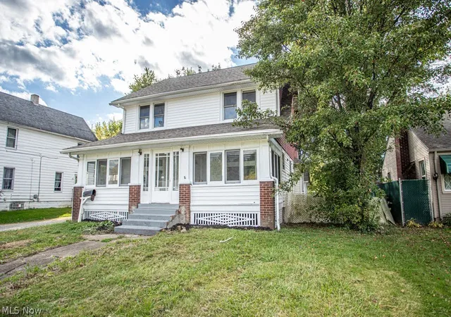 Photo 1 of Single family home for sale at 154 S Schenley Ave, Youngstown, OH 44509 | MLS# 5223235 | Listing updated on 2026-09-11