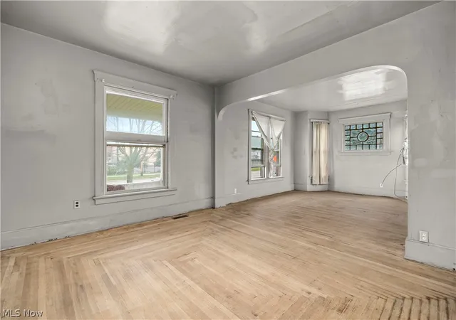 Photo 4 of Single family home for sale at 611 West Ave, Elyria, OH 44035 | MLS# 5223299 | Listing updated on 2026-09-05