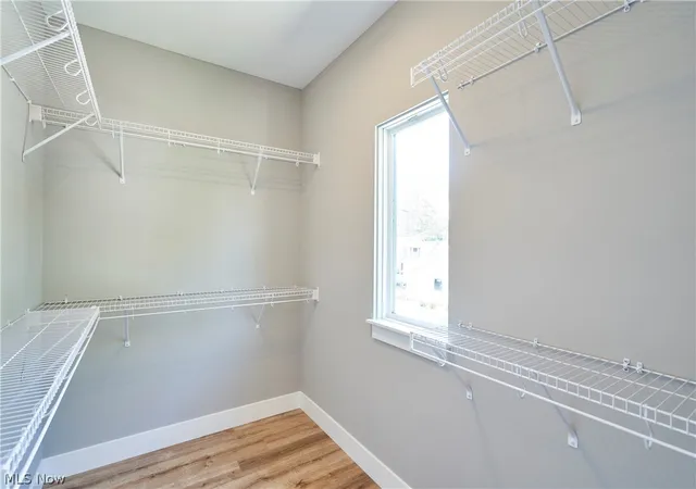 Photo 3 of Single family home for sale at 1606 337th Street, Eastlake, OH 44095 | MLS# 5221397 | Listing updated on 2026-09-10