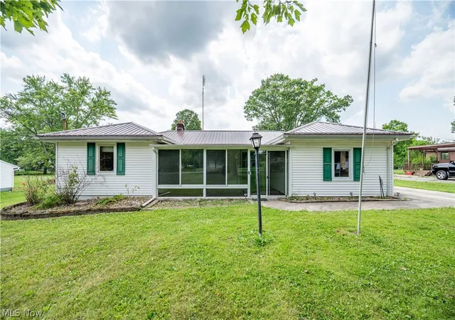 Photo 3 of Single family home for sale at 5033 N Park Ave Ext, Warren, OH 44481 | MLS# 5222803 | Listing updated on 2026-09-06