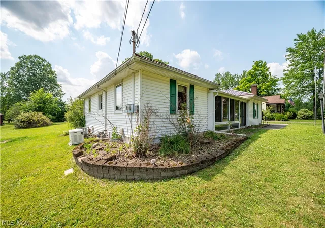 Photo 3 of Single family home for sale at 5033 N Park Ave Ext, Warren, OH 44481 | MLS# 5222803 | Listing updated on 2026-09-06