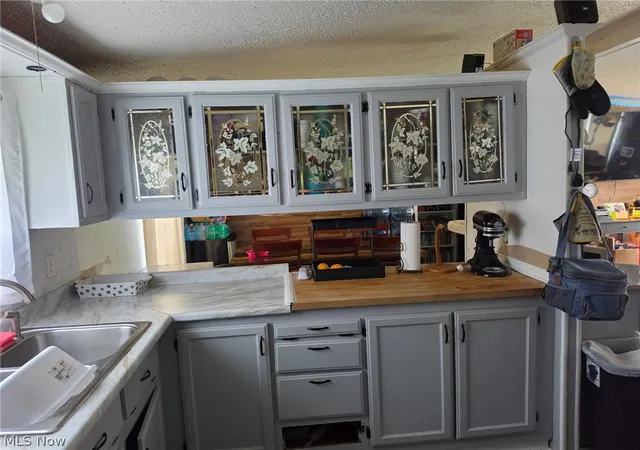 Photo 2 of Single family home for sale at 6390 Linda Ln, Ravenna, OH 44266 | MLS# 5223496 | Listing updated on 2026-09-10