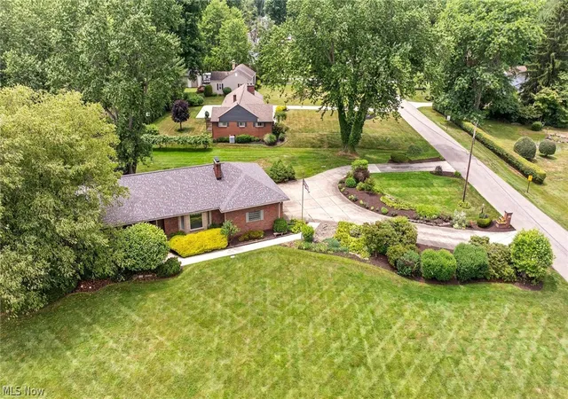 Photo 2 of Single family home for sale at 4122 Devon Dr Se, Warren, OH 44484 | MLS# 5223809 | Listing updated on 2026-09-26