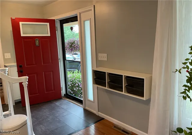 Photo 3 of Single family home for sale at 6578 S Timberidge Dr, Youngstown, OH 44515 | MLS# 5223284 | Listing updated on 2026-09-14