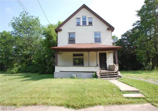 Photo 1 of Sale Pending at 360 W Delason Ave, Youngstown, OH 44511 | MLS# 5223860 | Listing updated on 2026-09-10