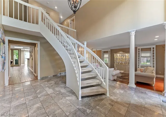 Photo 2 of Single family home for sale at 5685 Engleton Ln, Girard, OH 44420 | MLS# 5223785 | Listing updated on 2026-09-08