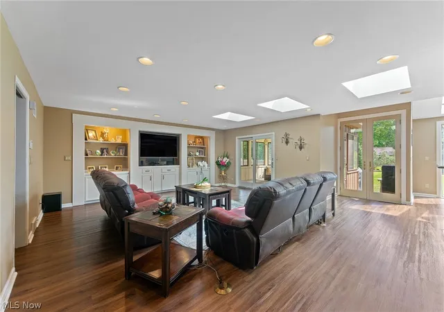 Photo 4 of Single family home for sale at 5685 Engleton Ln, Girard, OH 44420 | MLS# 5223785 | Listing updated on 2026-09-08