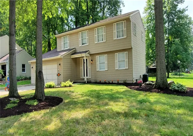 Photo 1 of Single family home for sale at 8900 Briarbrook Dr Ne, Warren, OH 44484 | MLS# 5221625 | Listing updated on 2026-09-09