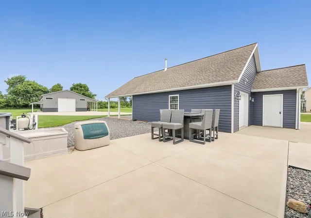 Photo 3 of Sale Pending at 19137 Landing Ln, Columbia Station, OH 44028 | MLS# 5221773 | Listing updated on 2026-09-15