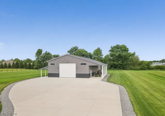 Photo 4 of Sale Pending at 19137 Landing Ln, Columbia Station, OH 44028 | MLS# 5221773 | Listing updated on 2026-09-15