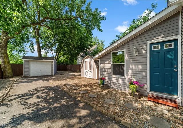 Photo 2 of Single family home for sale at 1615 Auburn Ave, Cleveland, OH 44113 | MLS# 5223438 | Listing updated on 2026-09-04