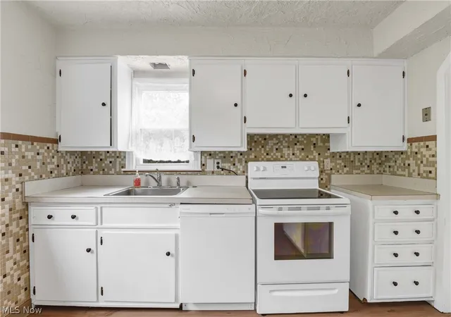 Photo 3 of Single family home for sale at 6768 Beresford Ave, Cleveland, OH 44130 | MLS# 5221626 | Listing updated on 2026-09-10
