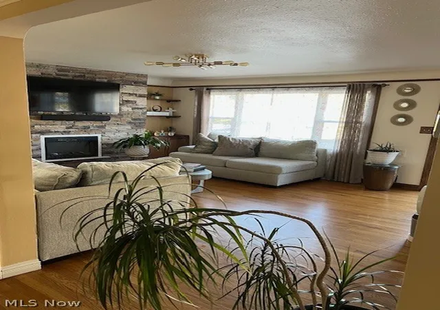 Photo 3 of Sale Pending at 5920 Glenwood Ave, Maple Heights, OH 44137 | MLS# 5224189 | Listing updated on 2026-09-03