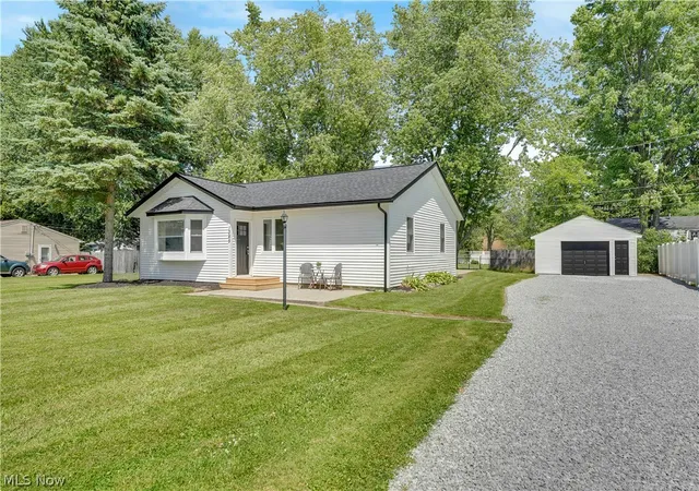 Photo 3 of Sale Pending at 1385 Ormond Ave, Madison, OH 44057 | MLS# 5224407 | Listing updated on 2026-09-09
