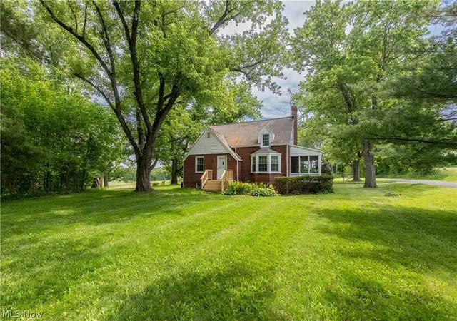 Photo 17 of Single family home for sale at 1808 W Comet Rd, New Franklin, OH 44614 | MLS# 5220180 | Listing updated on 2026-09-09