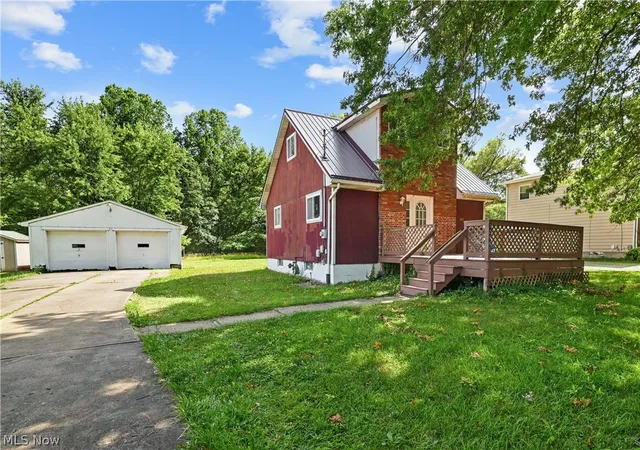 Single family home for sale at 1286 Deforest Rd SE, Warren, OH 44484 | MLS# 5224095