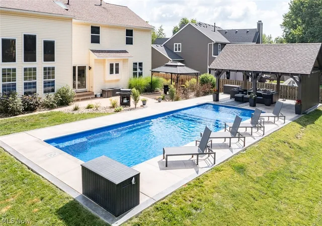 Photo 3 of Sale Pending at 1060 Sugarhouse Ln, Medina, OH 44256 | MLS# 5224039 | Listing updated on 2026-09-16