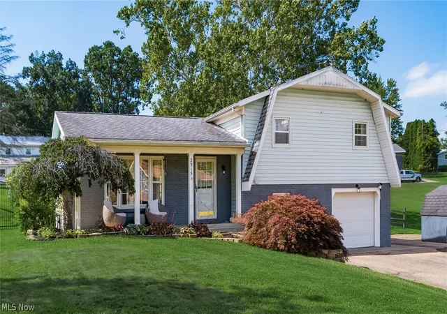 Photo 1 of Sale Pending at 2915 Thorn Dr, Zanesville, OH 43701 | MLS# 5224714 | Listing updated on 2026-09-04