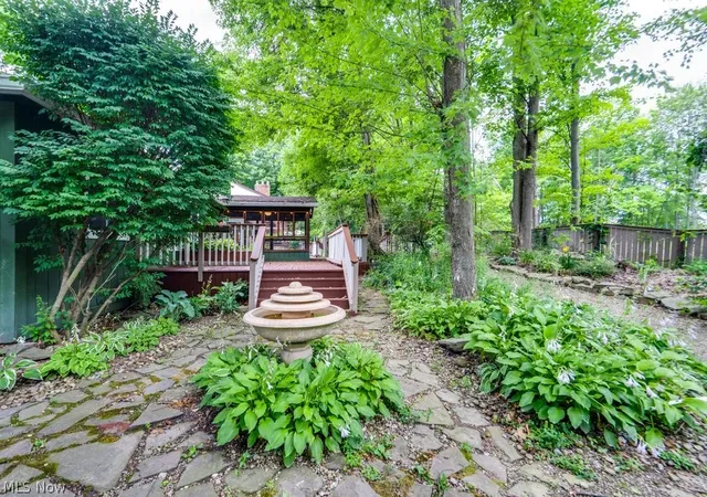 Photo 4 of Single family home for sale at 32771 N Burr Oak Dr, Solon, OH 44139 | MLS# 5224644 | Listing updated on 2026-09-30