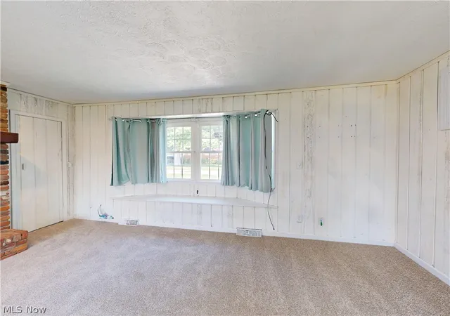 Photo 3 of Single family home for sale at 35952 Lakomis Dr, Eastlake, OH 44095 | MLS# 5205521 | Listing updated on 2026-09-11