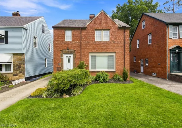 Photo 1 of Single family home for sale at 3953 Bushnell Rd, Cleveland, OH 44118 | MLS# 5219427 | Listing updated on 2026-09-05