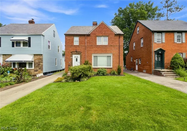 Photo 2 of Single family home for sale at 3953 Bushnell Rd, Cleveland, OH 44118 | MLS# 5219427 | Listing updated on 2026-09-05