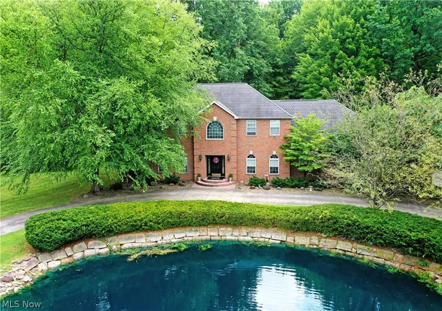 Photo 1 of Single family home for sale at 2412 E Pointe Dr Se, Howland, OH 44484 | MLS# 5225367 | Listing updated on 2026-09-05
