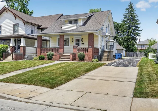 Photo 3 of Single family home for sale at 1124 W 6th Street, Lorain, OH 44052 | MLS# 5225374 | Listing updated on 2026-10-01