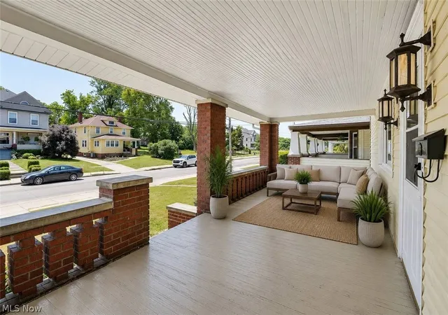 Photo 4 of Single family home for sale at 1124 W 6th Street, Lorain, OH 44052 | MLS# 5225374 | Listing updated on 2026-10-01